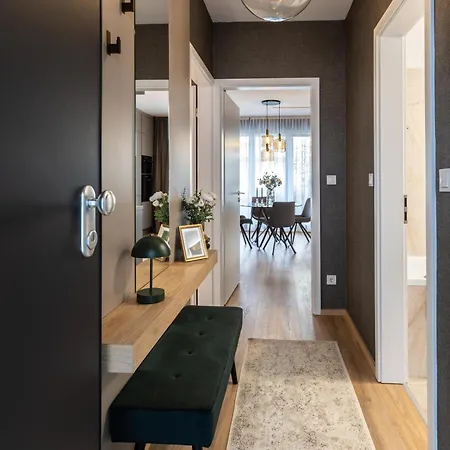 Διαμέρισμα Fancy Private Parking & Garden *