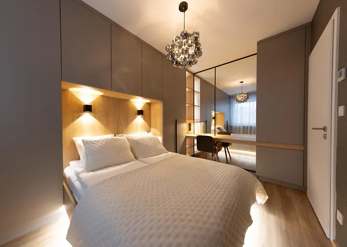 Fancy Private Parking & Garden Appartement *